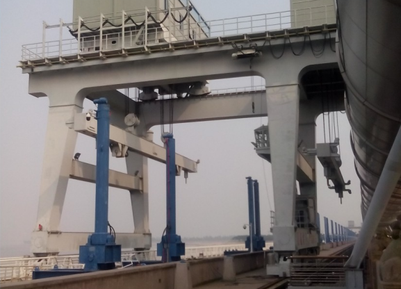 西安曹娥江2*800KN移动坝顶门式起重机电气控制系统
